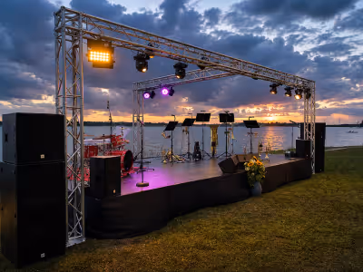 Bühnenpodeste von HELU Eventtechnik