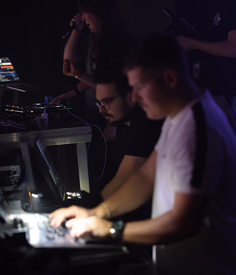 Manuel und Tobias, Gründer von HELU Eventtechnik